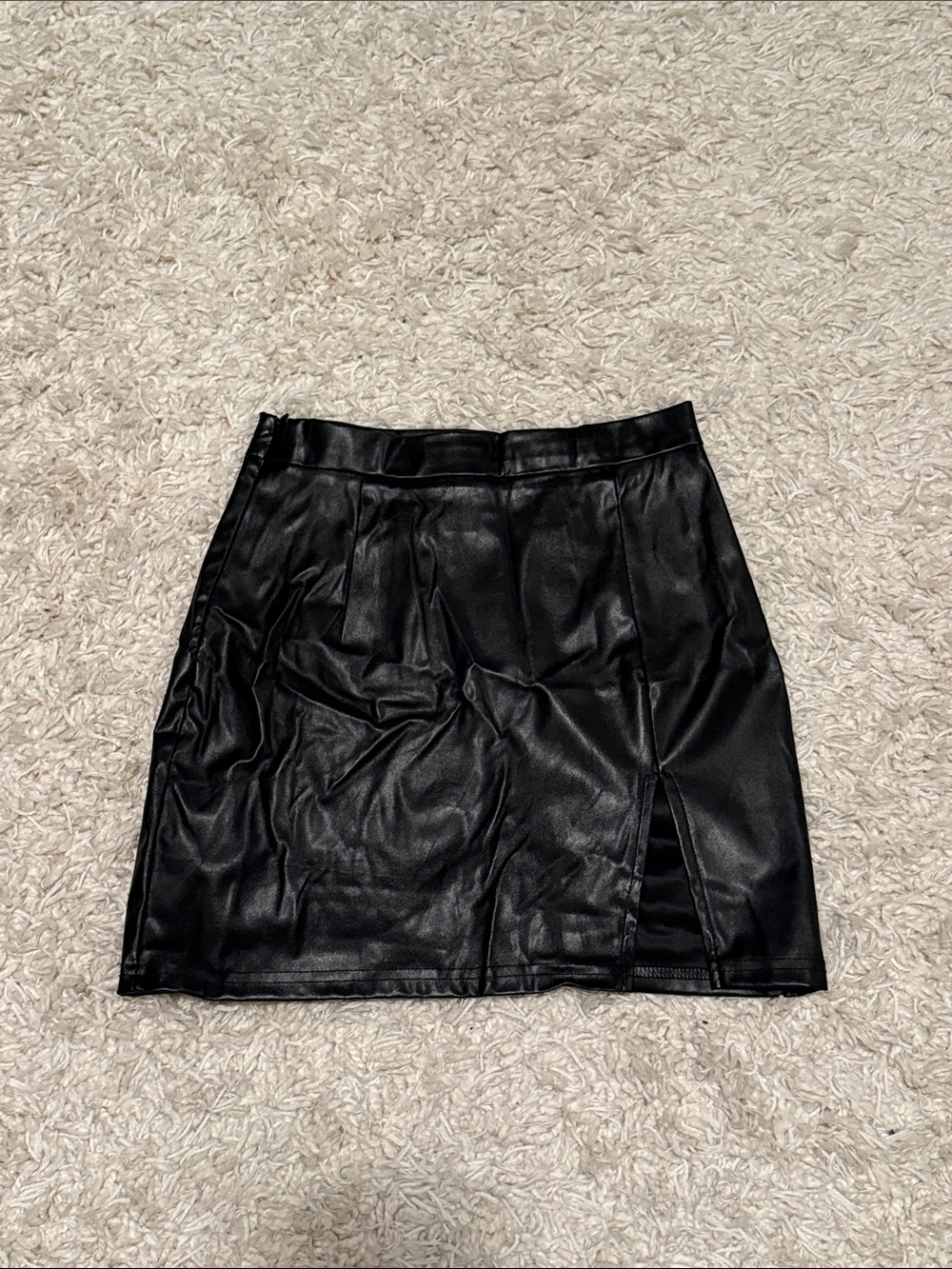 SHEIN Black Faux Leather Mini Skirt with Front Slit
